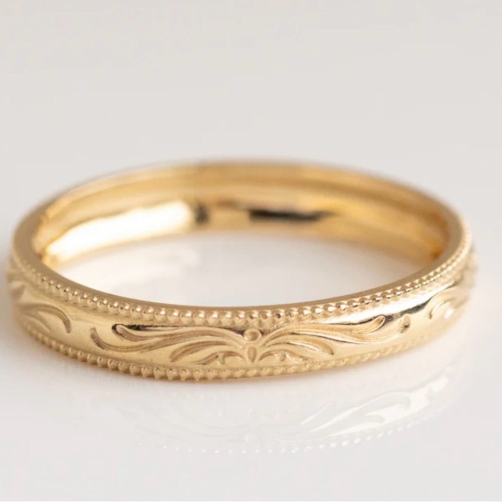 Local Eclectic Family Gold Solid Gold Filigree Ring 
Regular